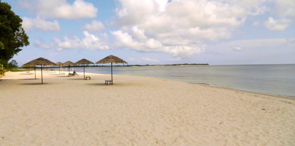 Port-Gentil Gabon Travel Guide / Sandy beach